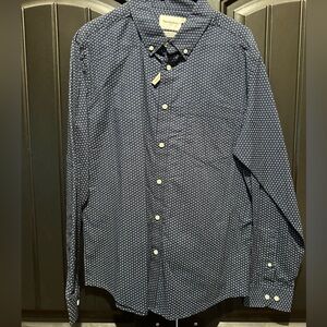 Men’s dress shirt